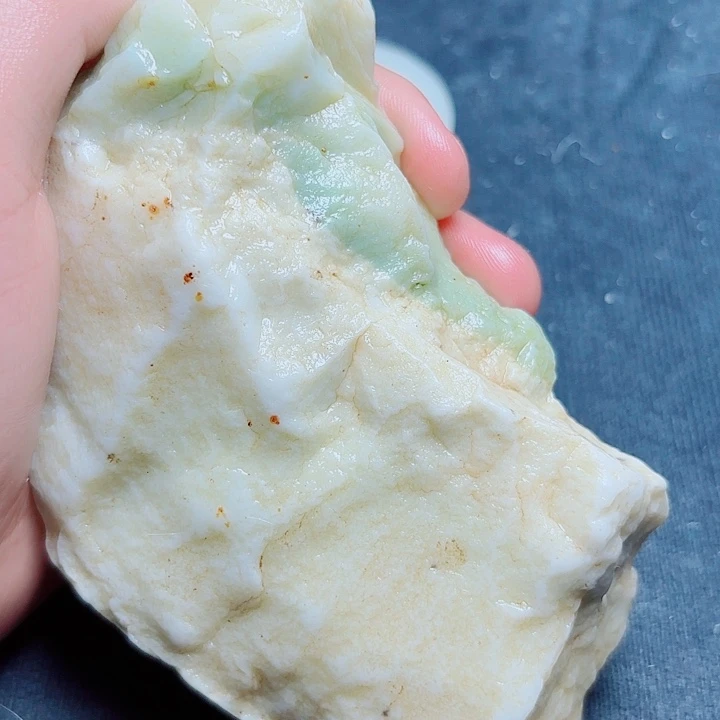 和田玉（糖玉）未镶嵌珠宝奇石