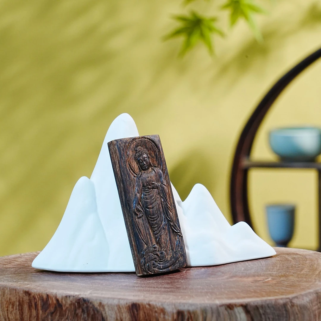 金三角黑奇楠雕刻方牌（佛祖）5.8x2.4x0.7cm 10.5g  251109014 A