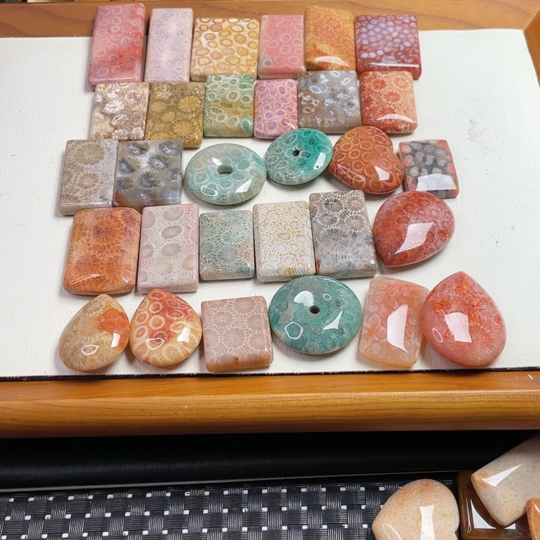 【闪购商品】未镶嵌吊坠(赠链)硅化玉Y****