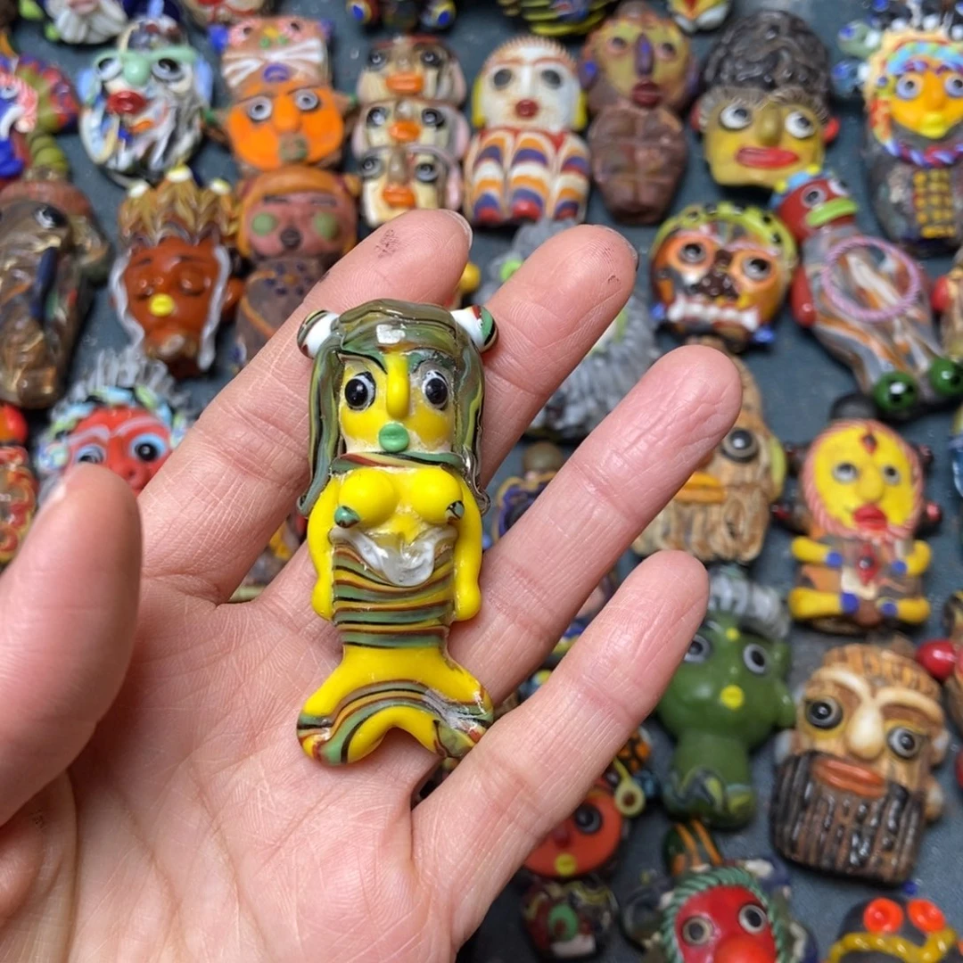 颈饰琉璃小丸子头