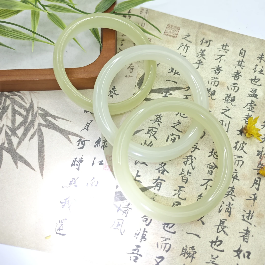 天然玉石 经典高冰女款手镯多样性发货拍一发一 Q130