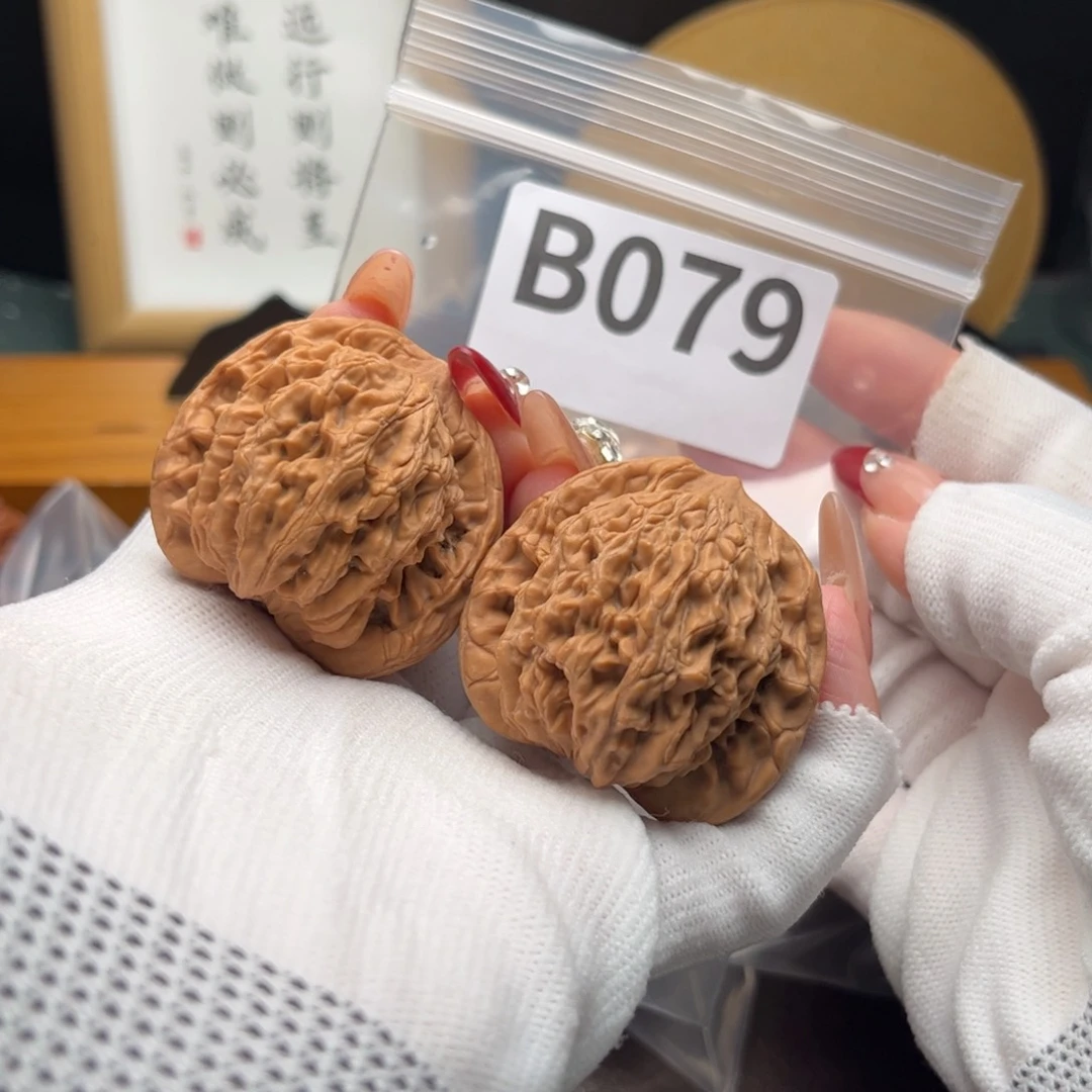 文玩核桃把件42虎头b 079