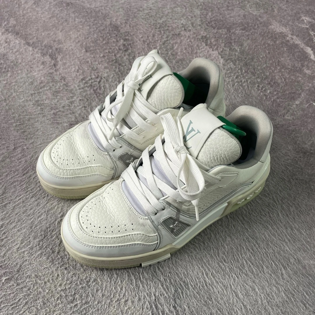 99新 LouisVuitton/路易威登 trainer白水泥36.5码原盒，成色挺好