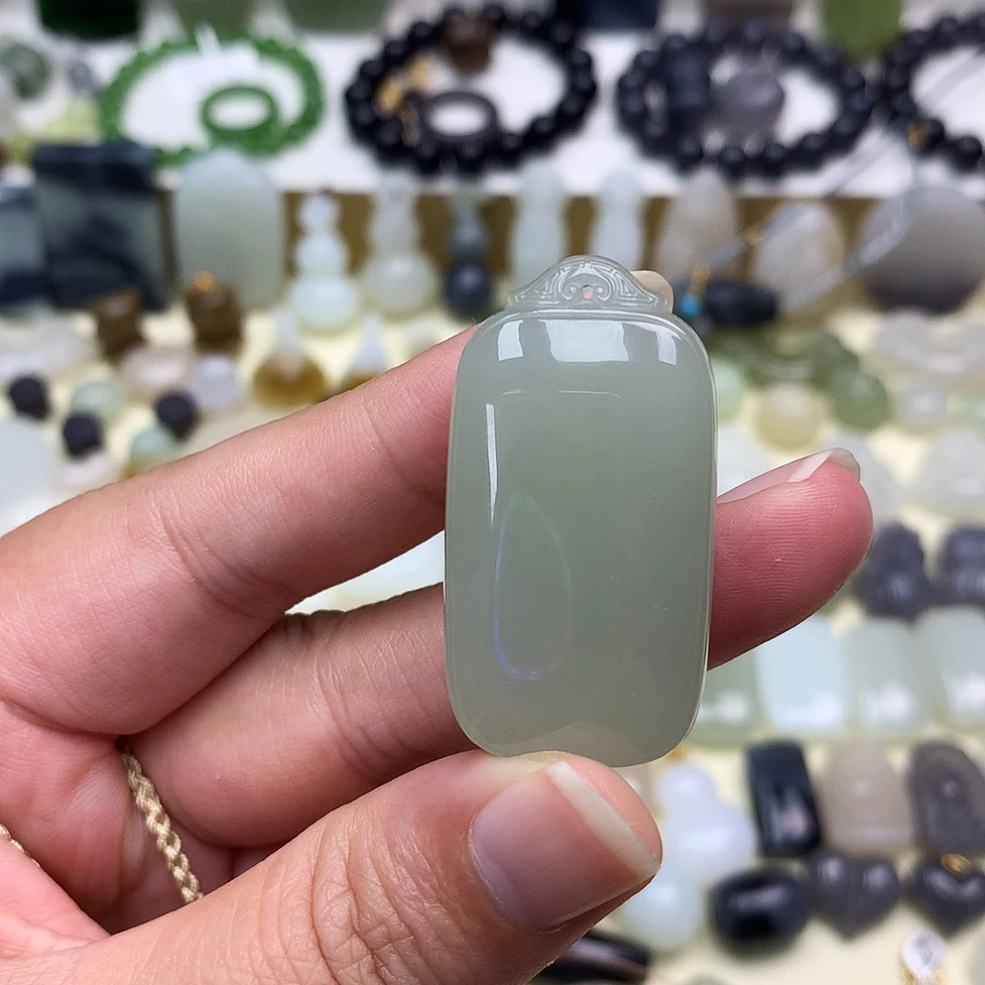 福***兜和田玉未镶嵌颈饰