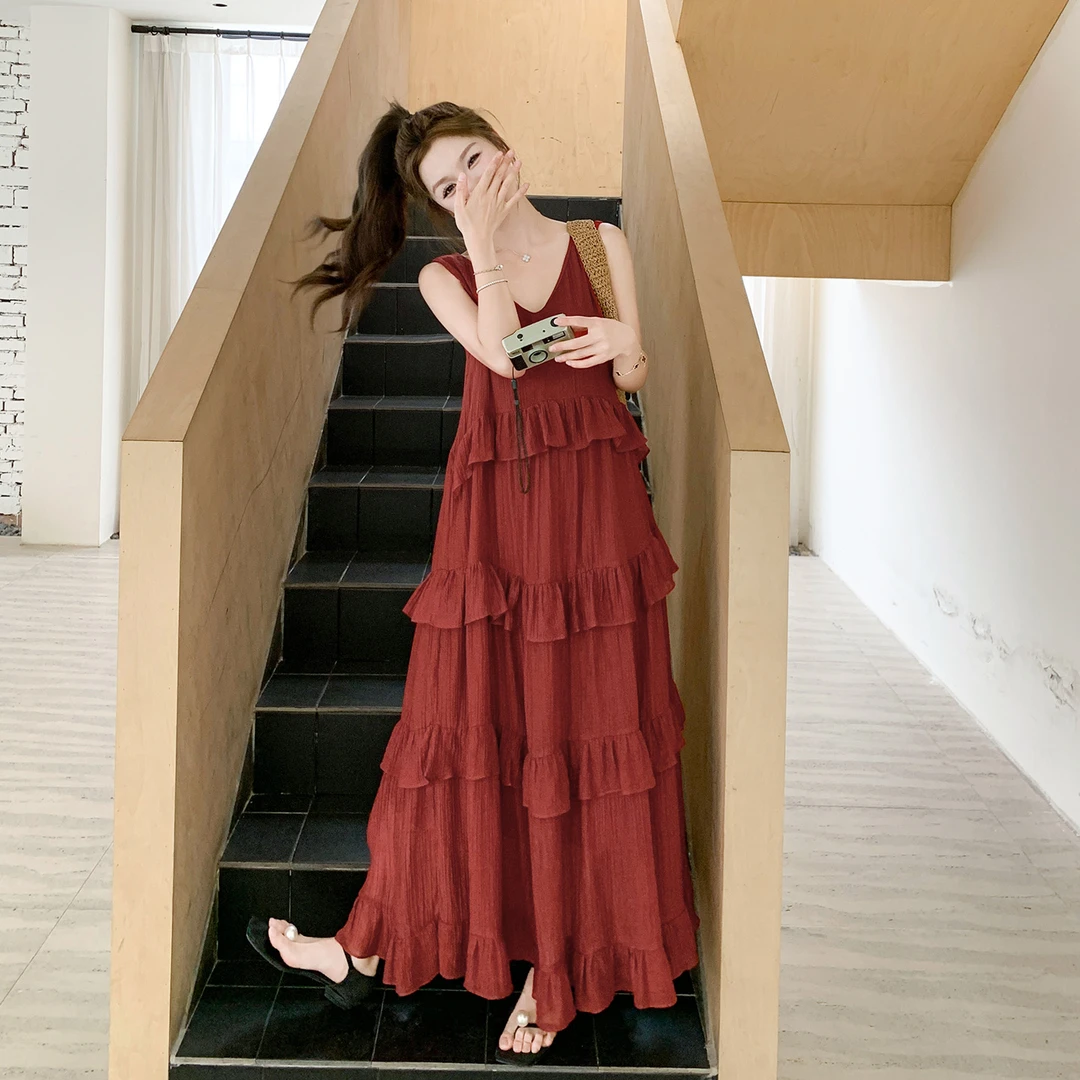 红色吊带连衣裙女轻奢高级感2025新款夏日绝美漂亮度假风蛋糕长裙