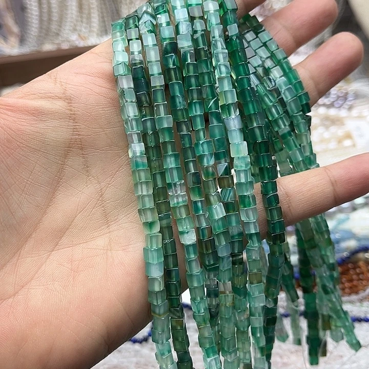 玛瑙/玉髓未镶嵌珠宝半成品一条4mm左右绿玛瑙方糖