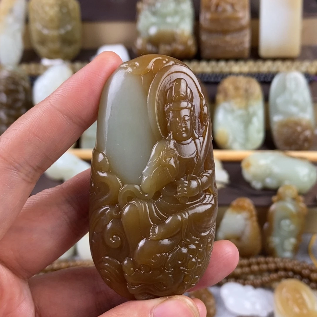 事***意和田玉未镶嵌颈饰