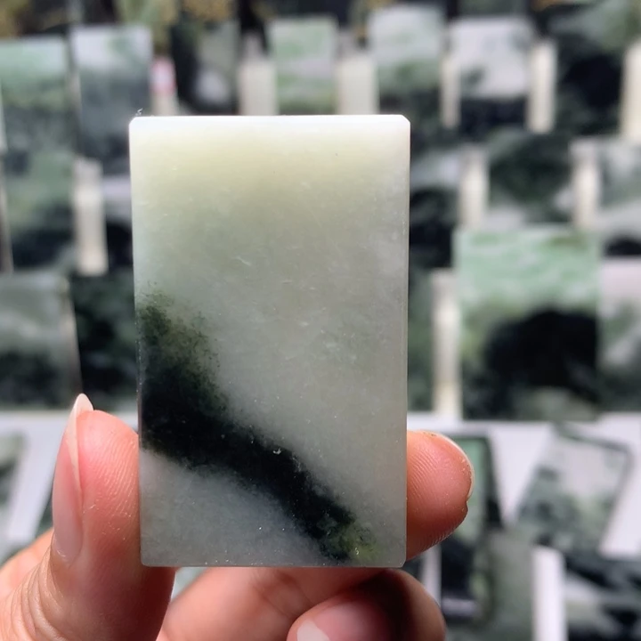 独山玉颈饰未镶嵌