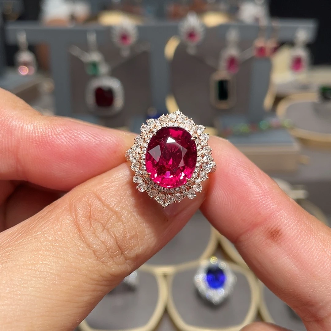 18K金镶嵌碧玺戒指6.19ct