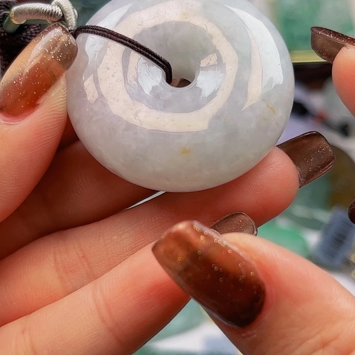 翡翠未镶嵌颈饰挂件