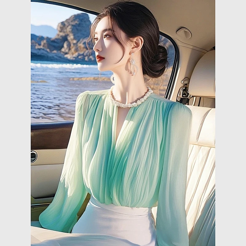 2025春装新款独特漂亮小衫法式高级感上衣气质绝美绿色雪纺衬衫女