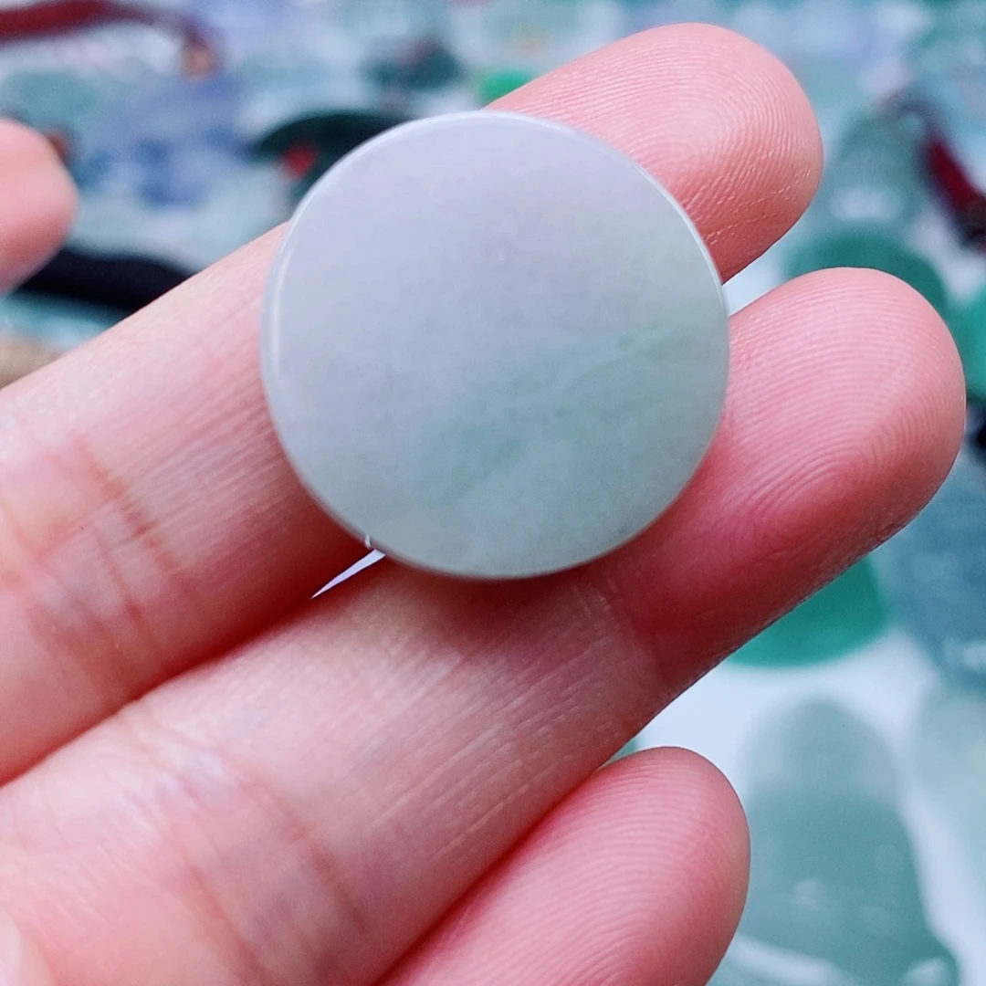 刘***店翡翠未镶嵌颈饰天然缅甸A货翡翠平安扣