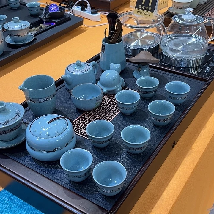 茶盘厂东坡。茶盘厂东坡。茶盘厂东坡