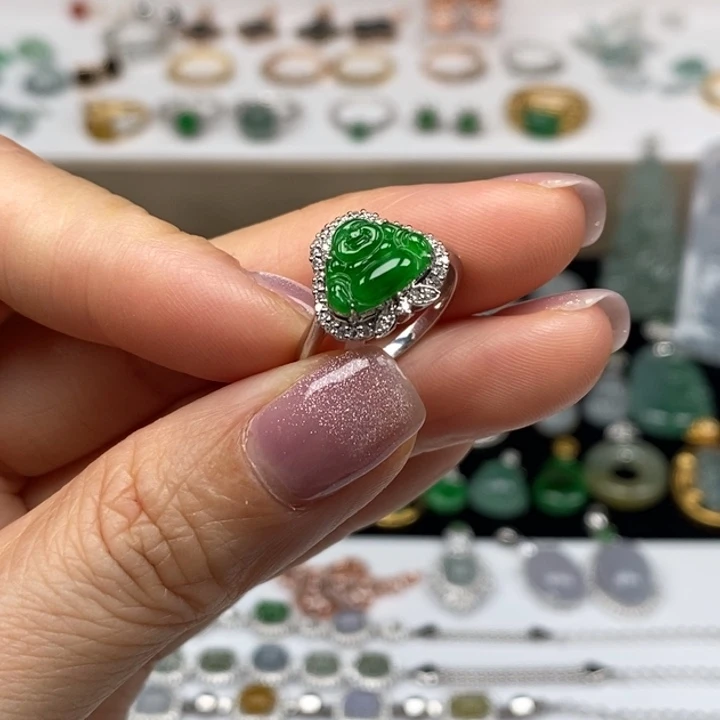 翡翠18K金镶嵌戒指