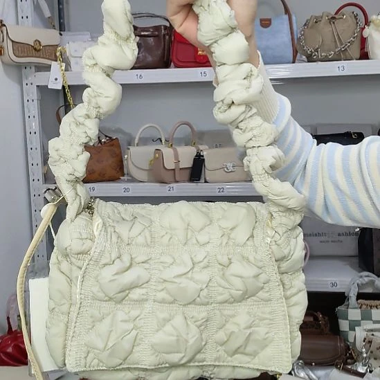 牛剖层皮革米白色