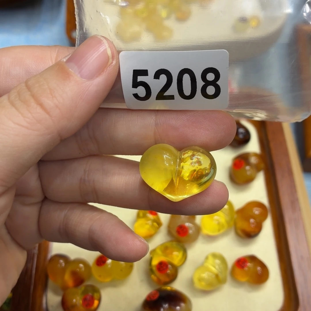 琥珀未镶嵌珠宝奇石