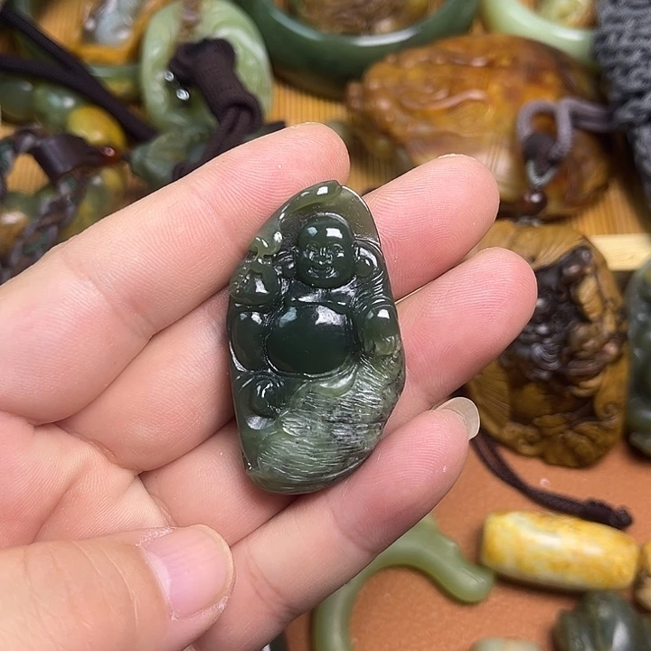 岫岩老玉（透闪石质玉）未镶嵌颈饰