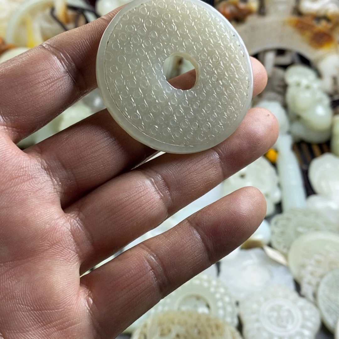 和田玉（糖玉）未镶嵌颈饰