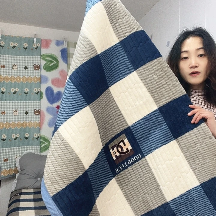 牛奶绒兰方格1.2米的