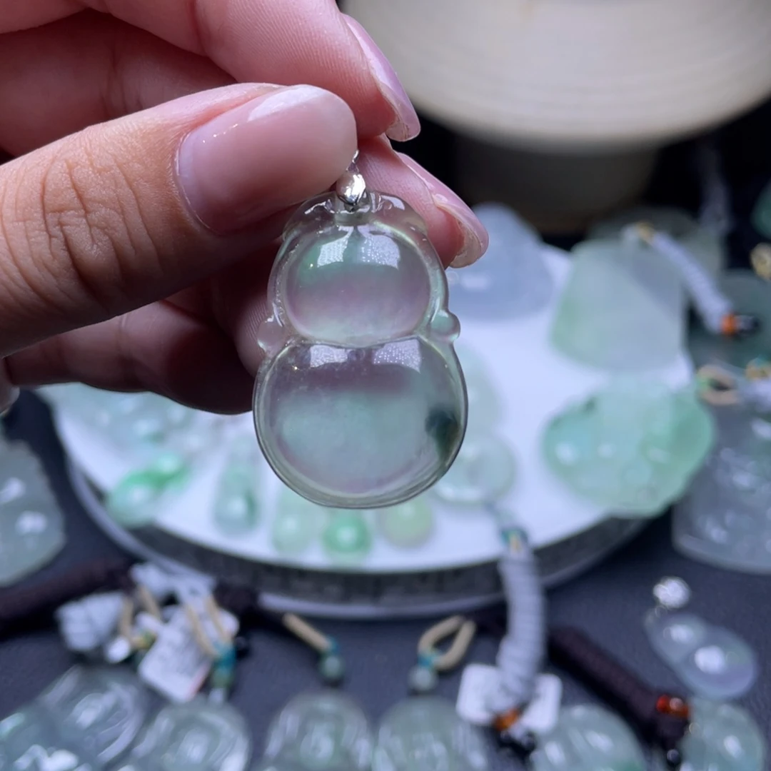 颈饰未镶嵌翡翠