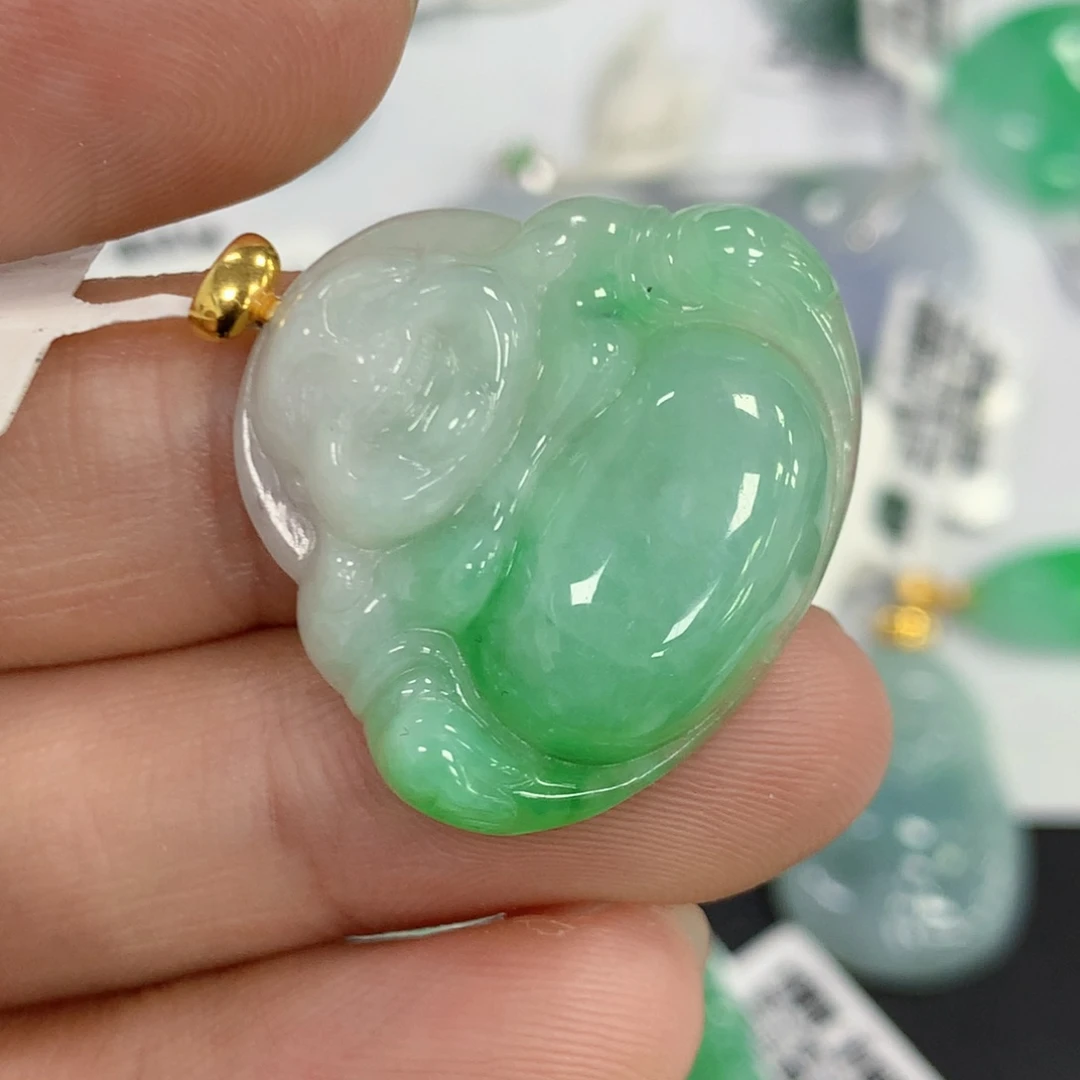 颈饰18K金镶嵌翡翠