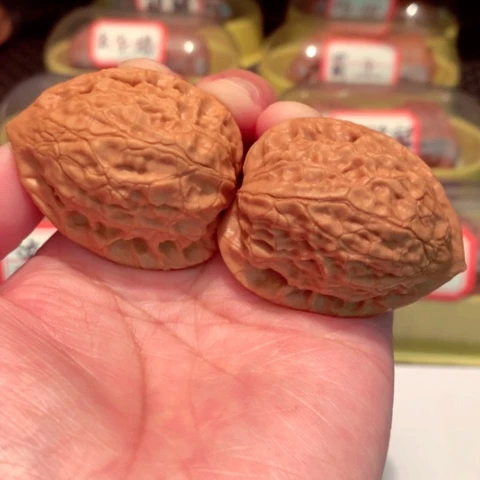 吊坠文玩核桃?*吹穿山甲