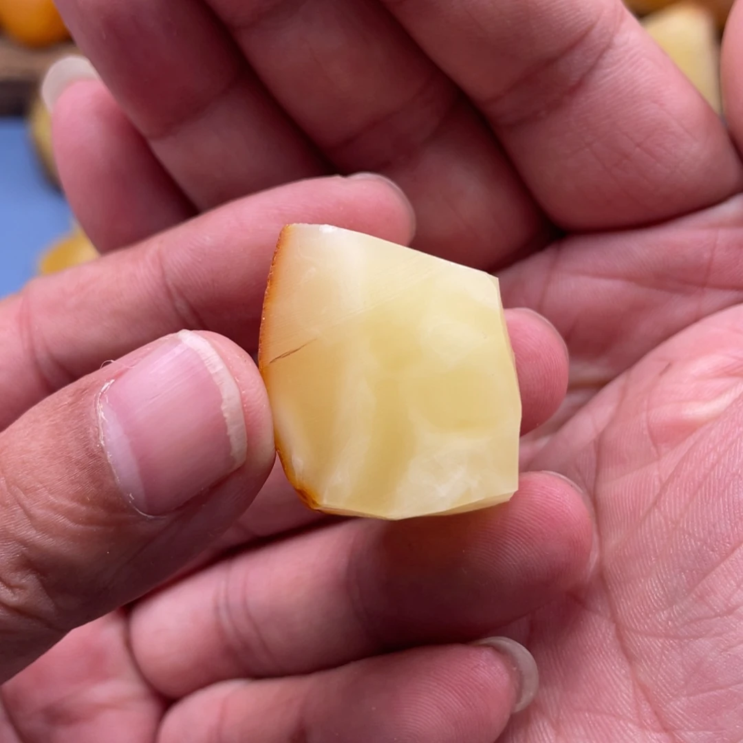定制琥珀未镶嵌蜜蜡