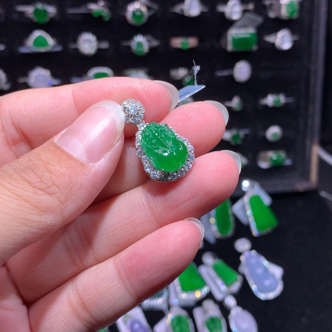 翡翠银S925镶嵌颈饰翡翠