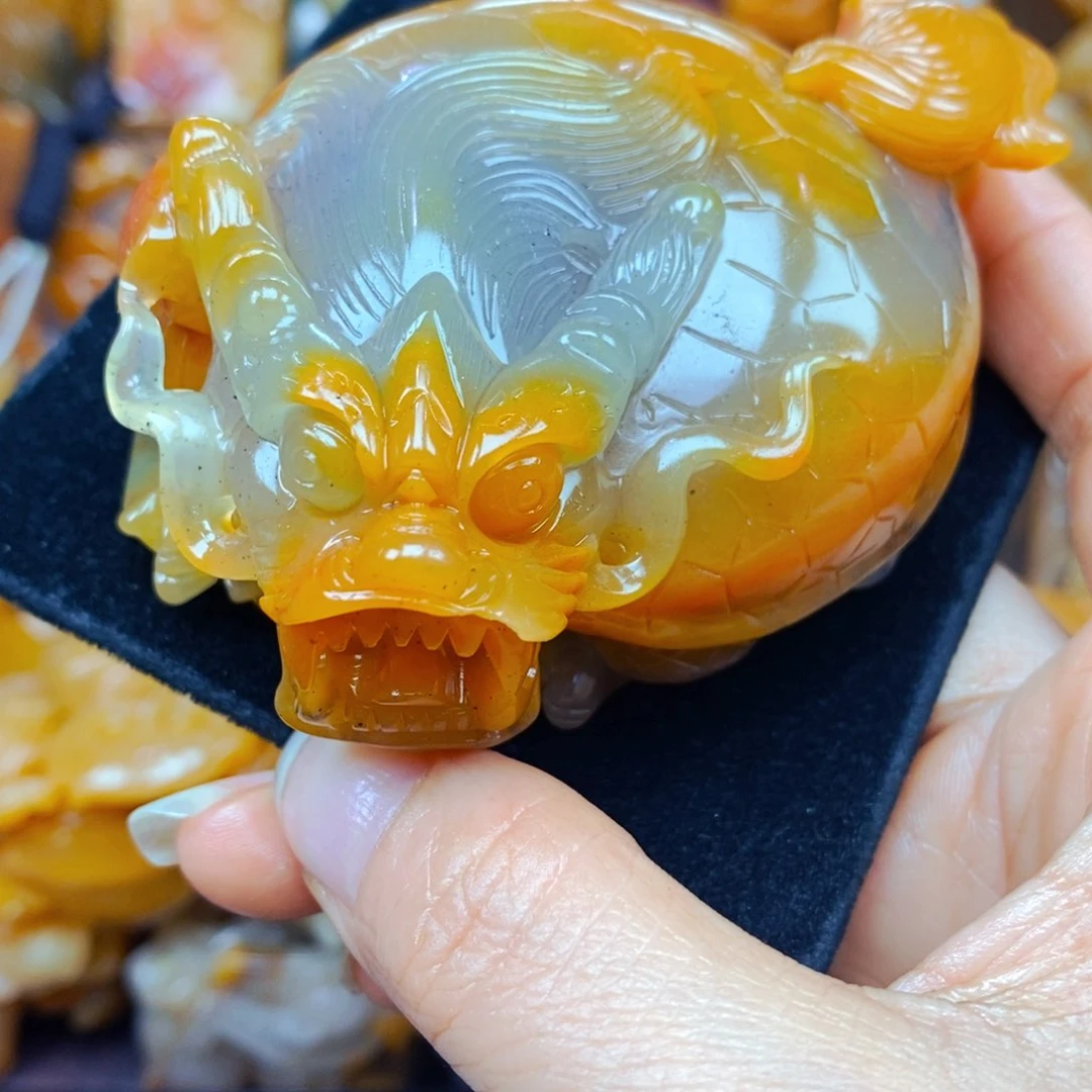 未镶嵌石英质玉（黄龙玉）颈饰