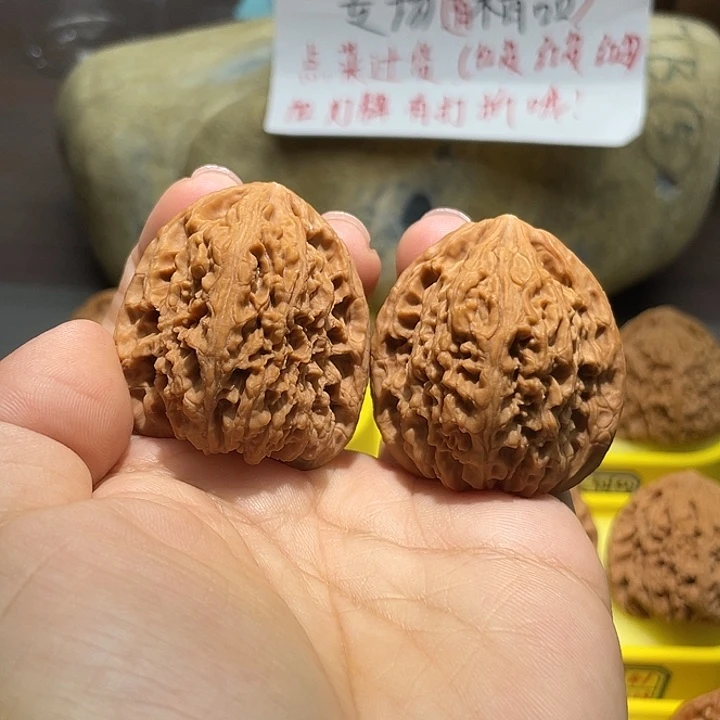 文玩核桃把件220号，39尺全品高炮南疆石