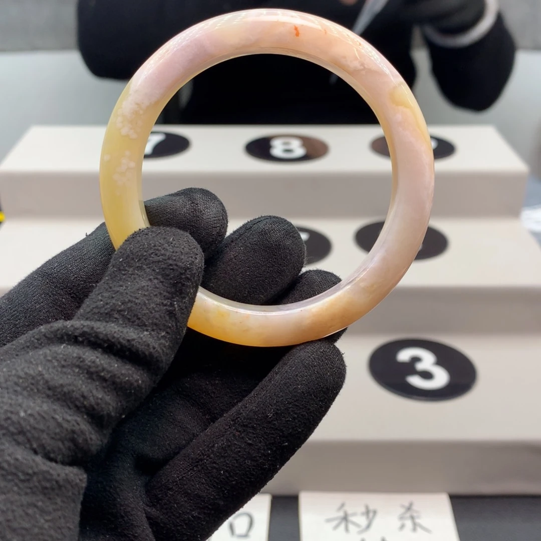 玛瑙/玉髓手镯未镶嵌摘****?