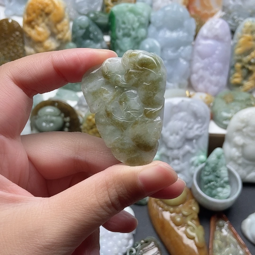 翡翠未镶嵌颈饰翡翠