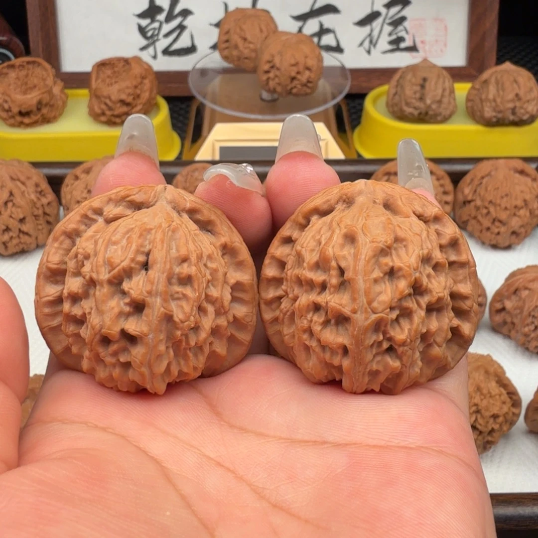 文玩核桃吊坠全品无修白狮子40尺