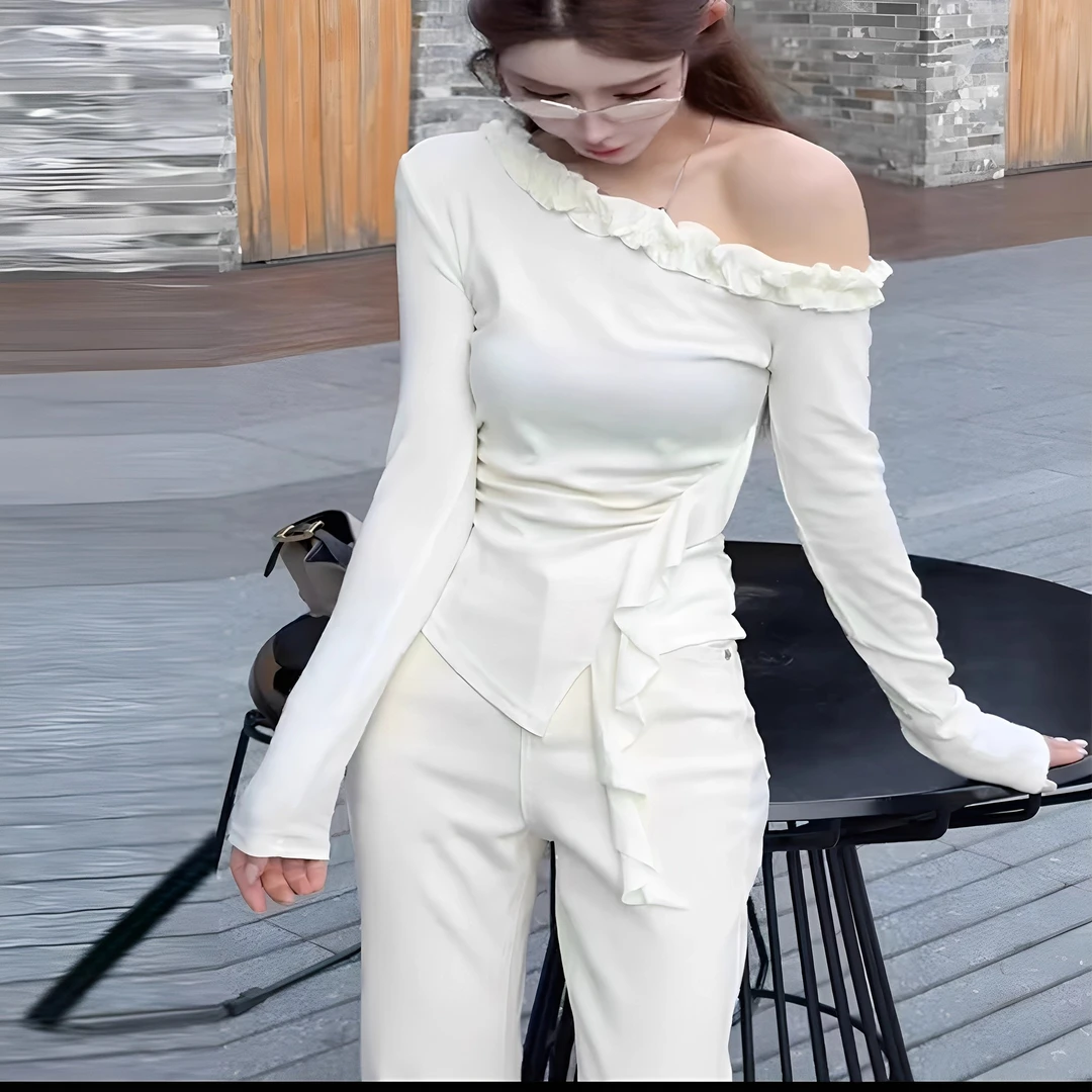 复古不规则斜肩木耳花边白色T恤女早秋新款气质修身露肩长袖上衣