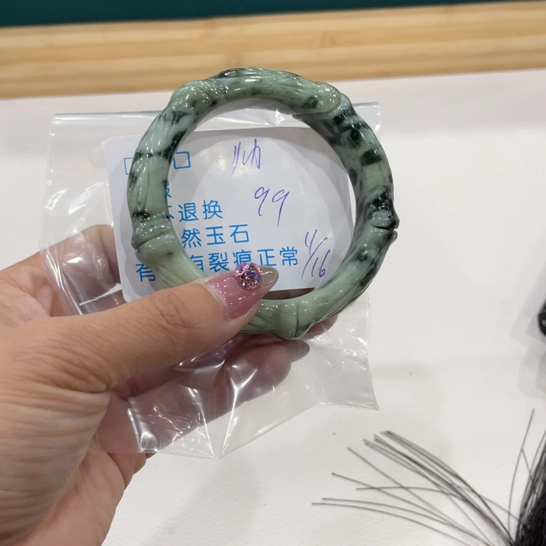 帅***蛇纹石玉未镶嵌手镯
