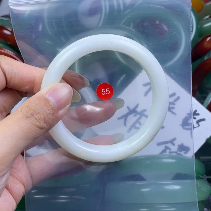 未镶嵌手镯石英质玉57