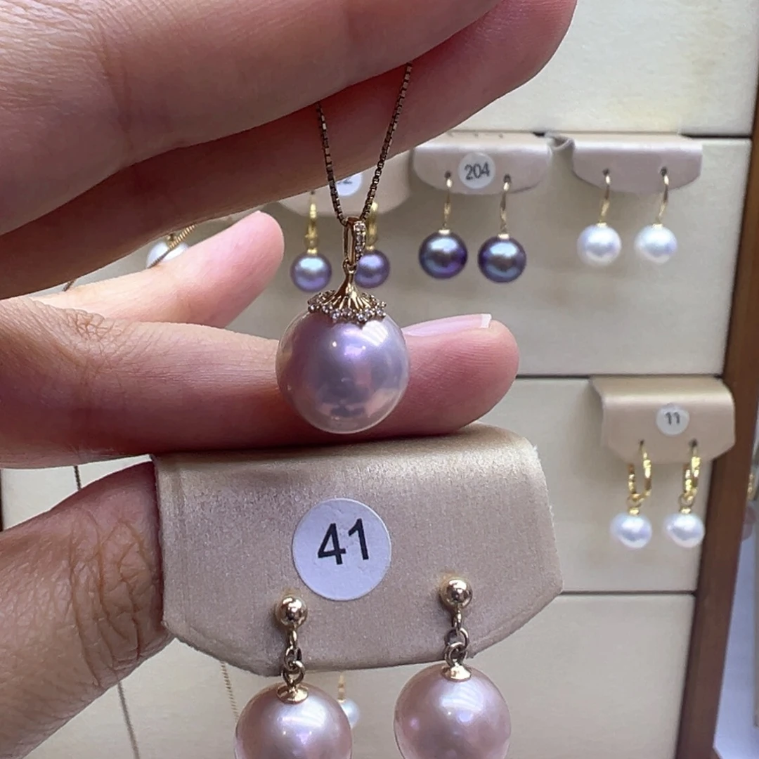 淡水珍珠18K金镶嵌吊坠(赠链)