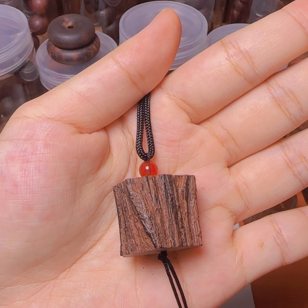 藤类降真香原料直切手把件发其一d1