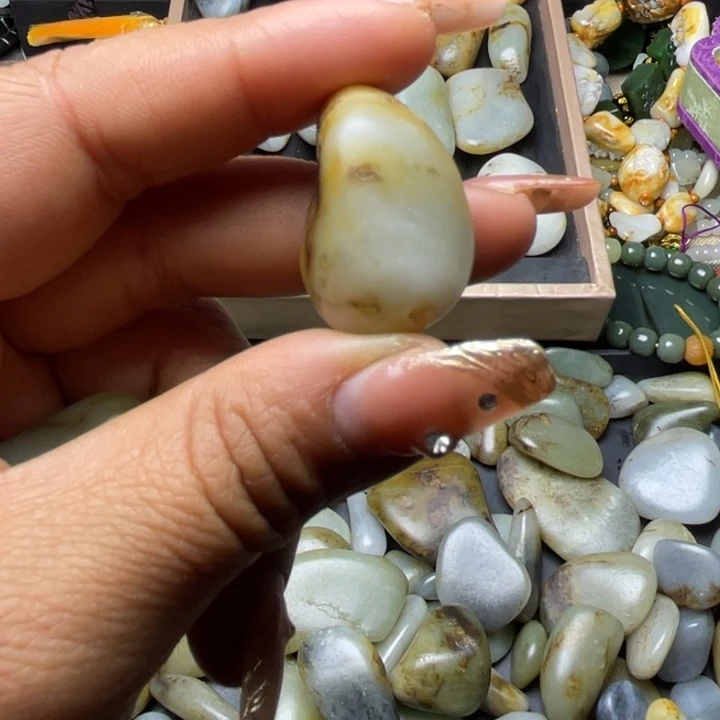 和田玉未镶嵌珠宝奇石