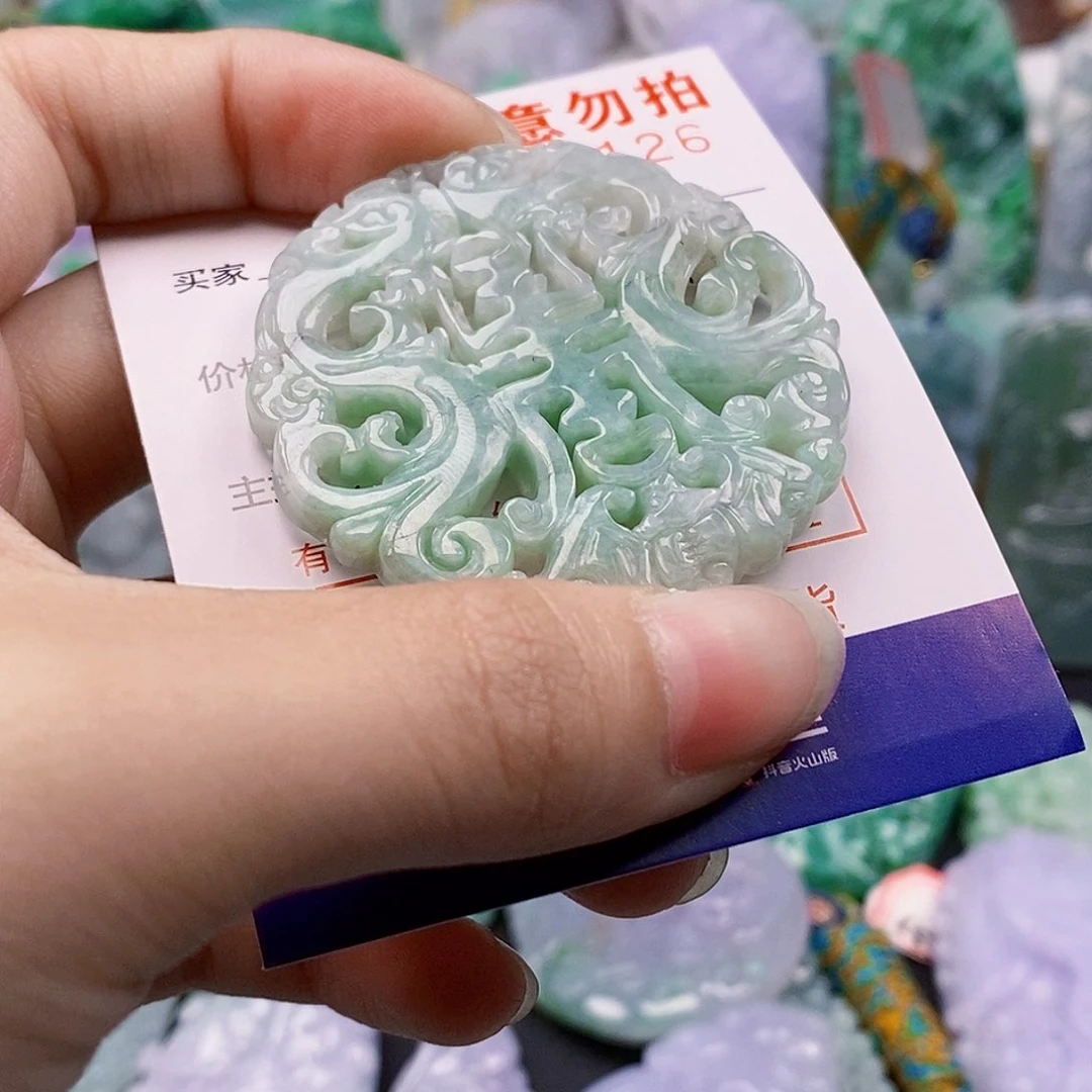 吊坠(不含链)未镶嵌翡翠