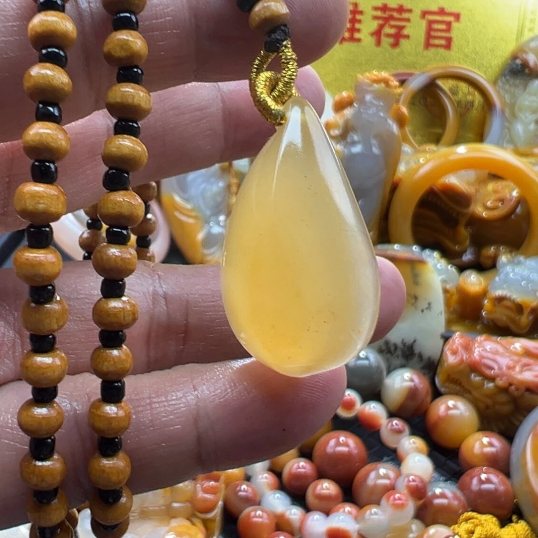 石英质玉未镶嵌颈饰