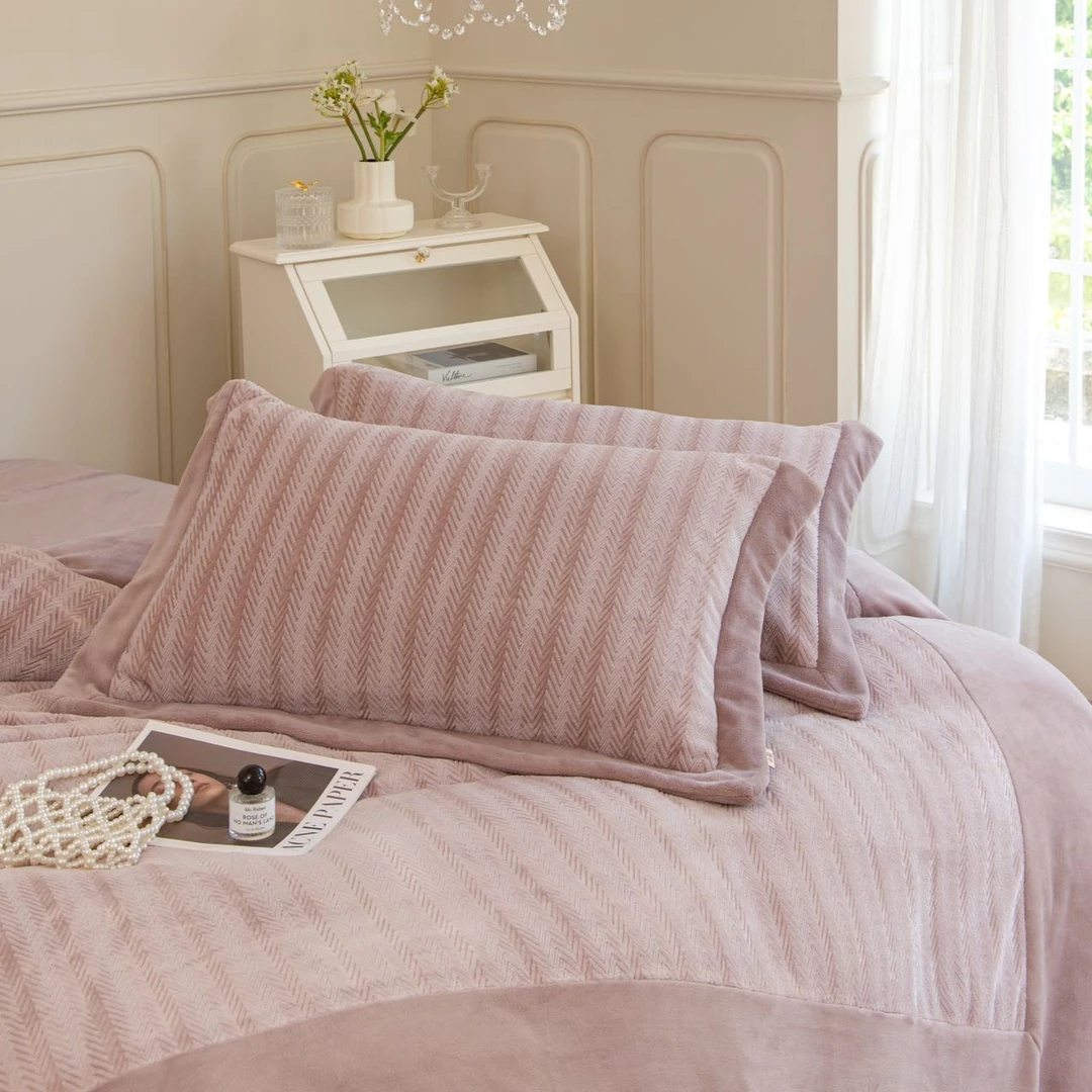 【丝芙特】盛世华庭 藕荷粉 阳离子提花牛奶绒四件套 保暖 轻奢加厚