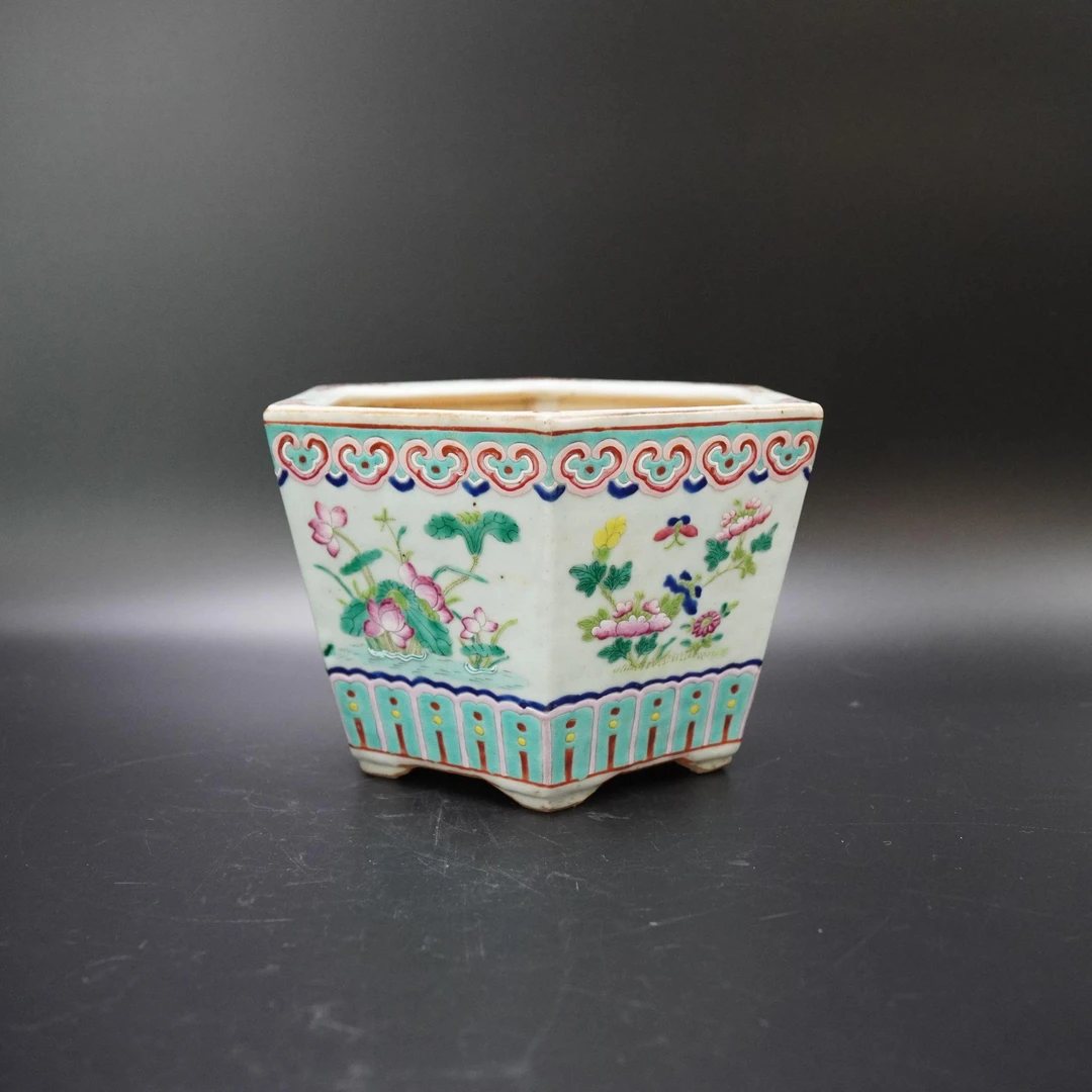 25080723 清同治粉彩花卉纹六方花盆 口径：约18.3cm