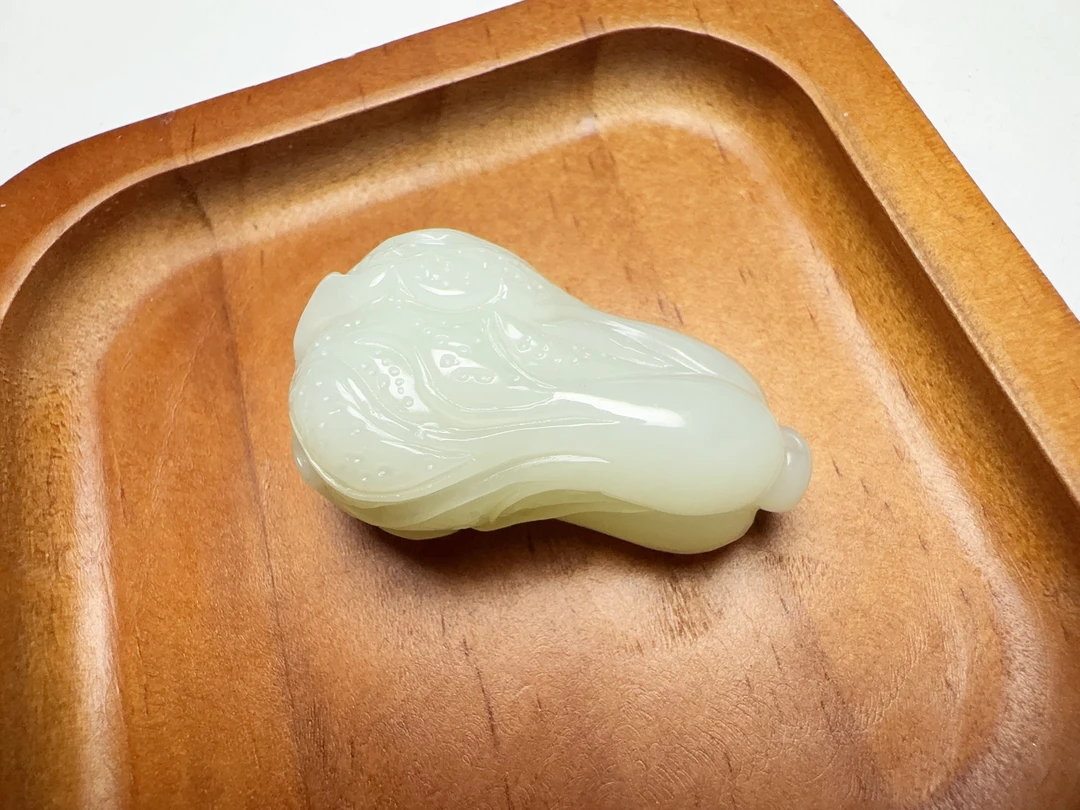 纯手工雕刻和田玉白菜挂件形状饱满寓意财源广进大号白菜