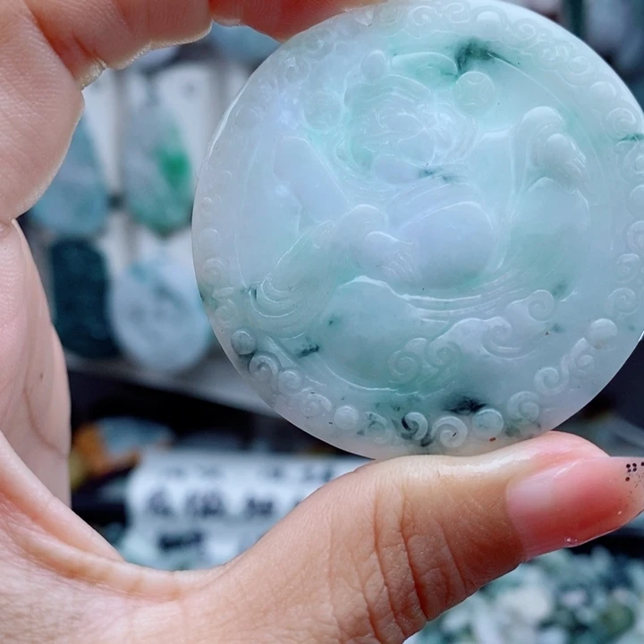 翡翠未镶嵌颈饰翡翠