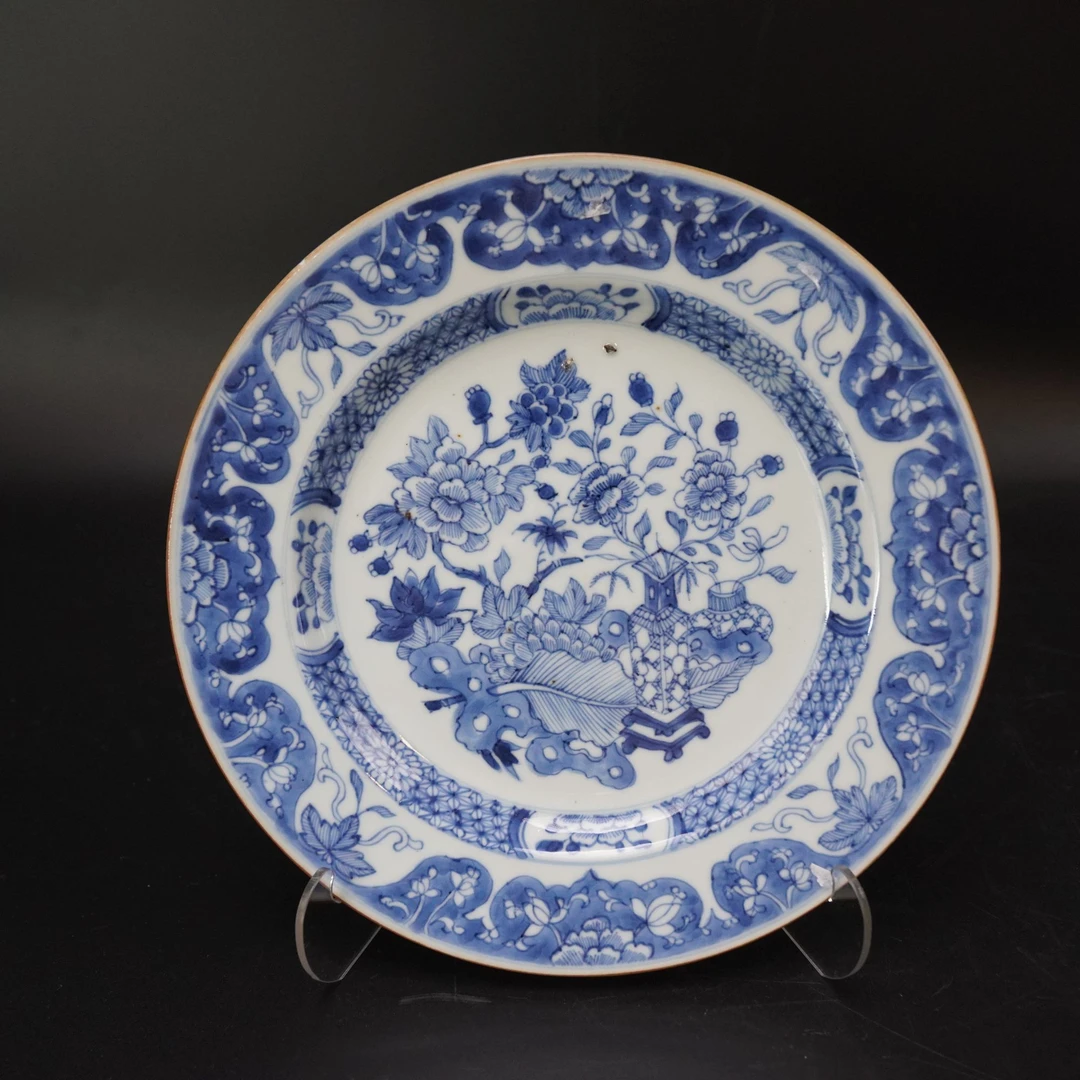 Lot.25101030清雍正青花博古花卉纹盘 直径：约22.8cm