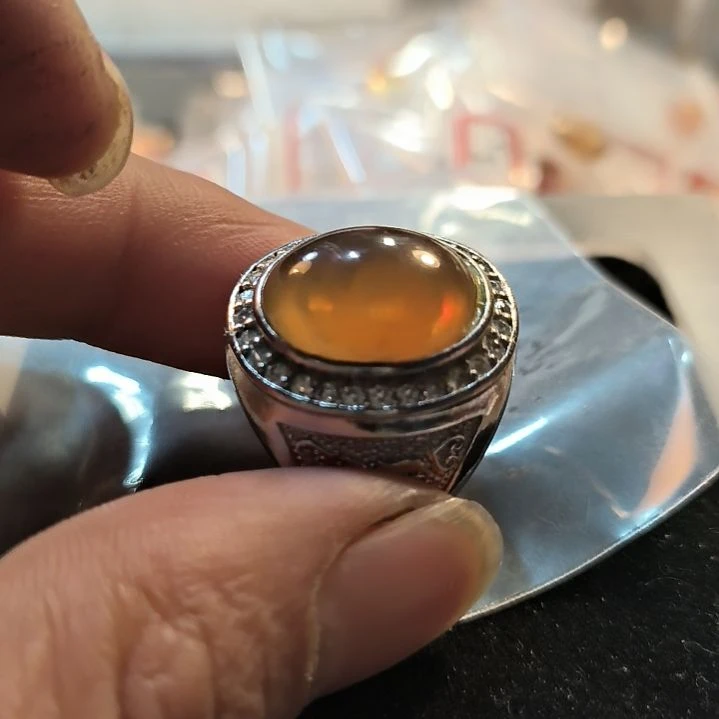 霸***道未镶嵌戒面石英岩玉