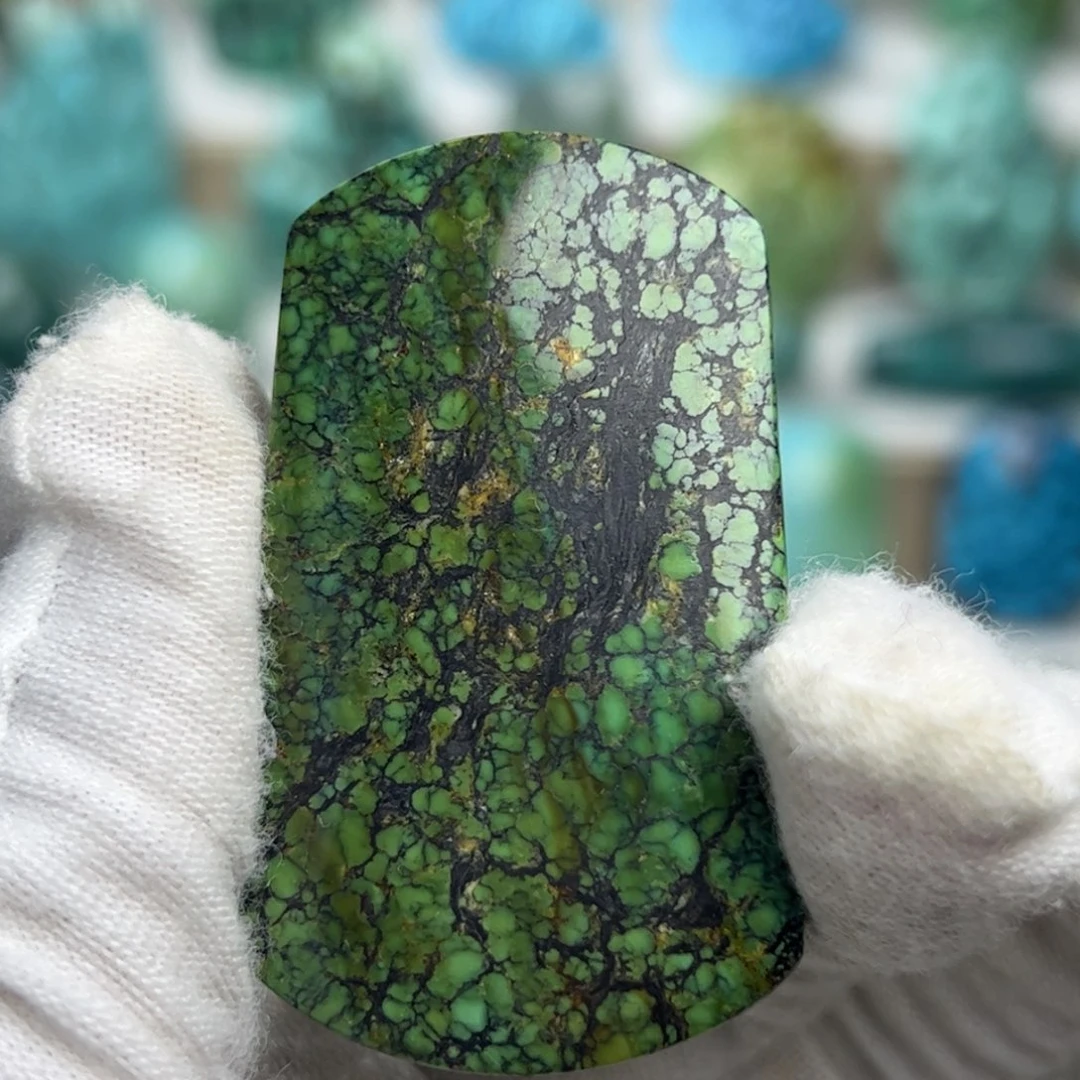 绿松石未镶嵌珠宝奇石