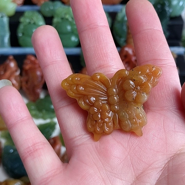 未镶嵌蛇纹石玉颈饰