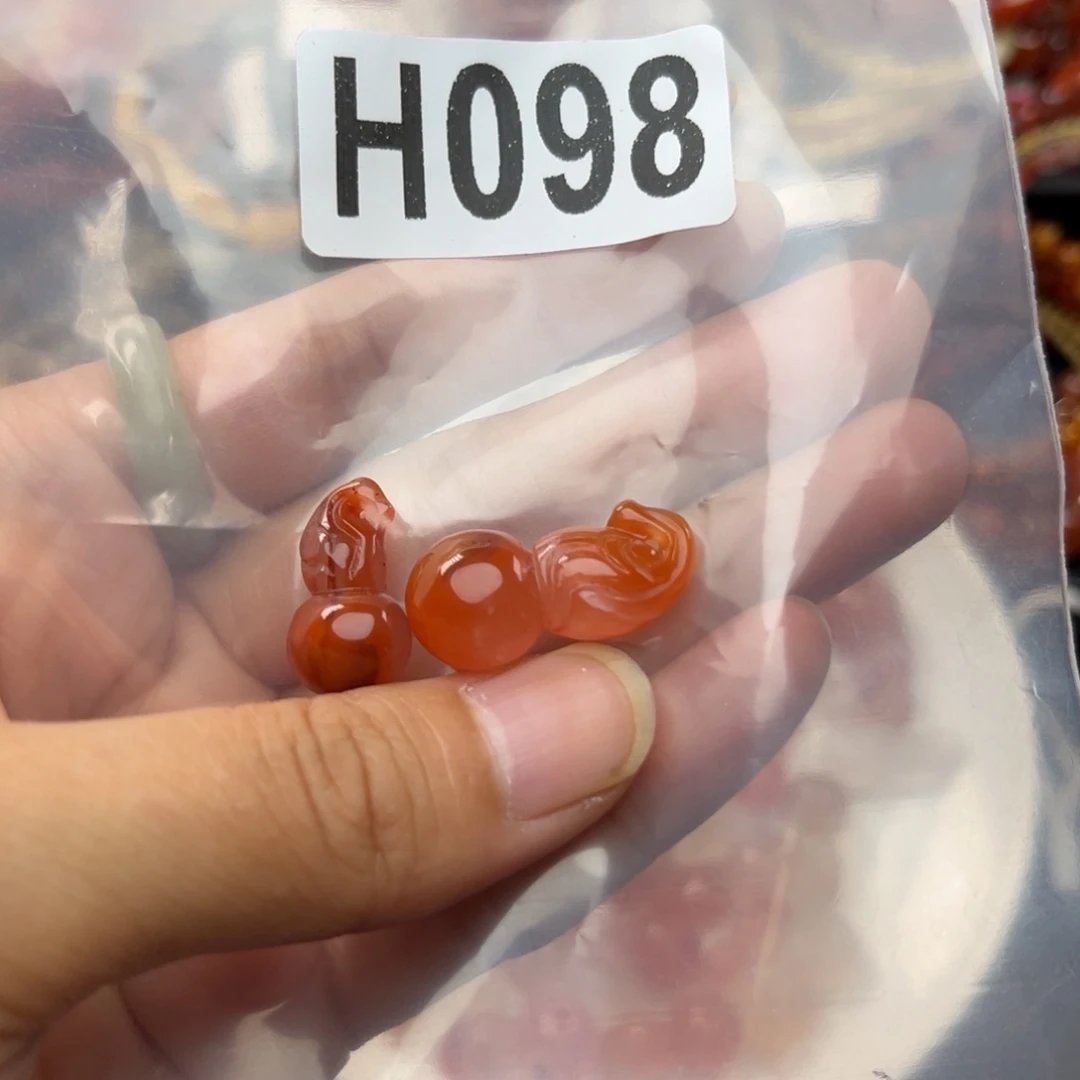 南红玛瑙未镶嵌珠宝奇石
